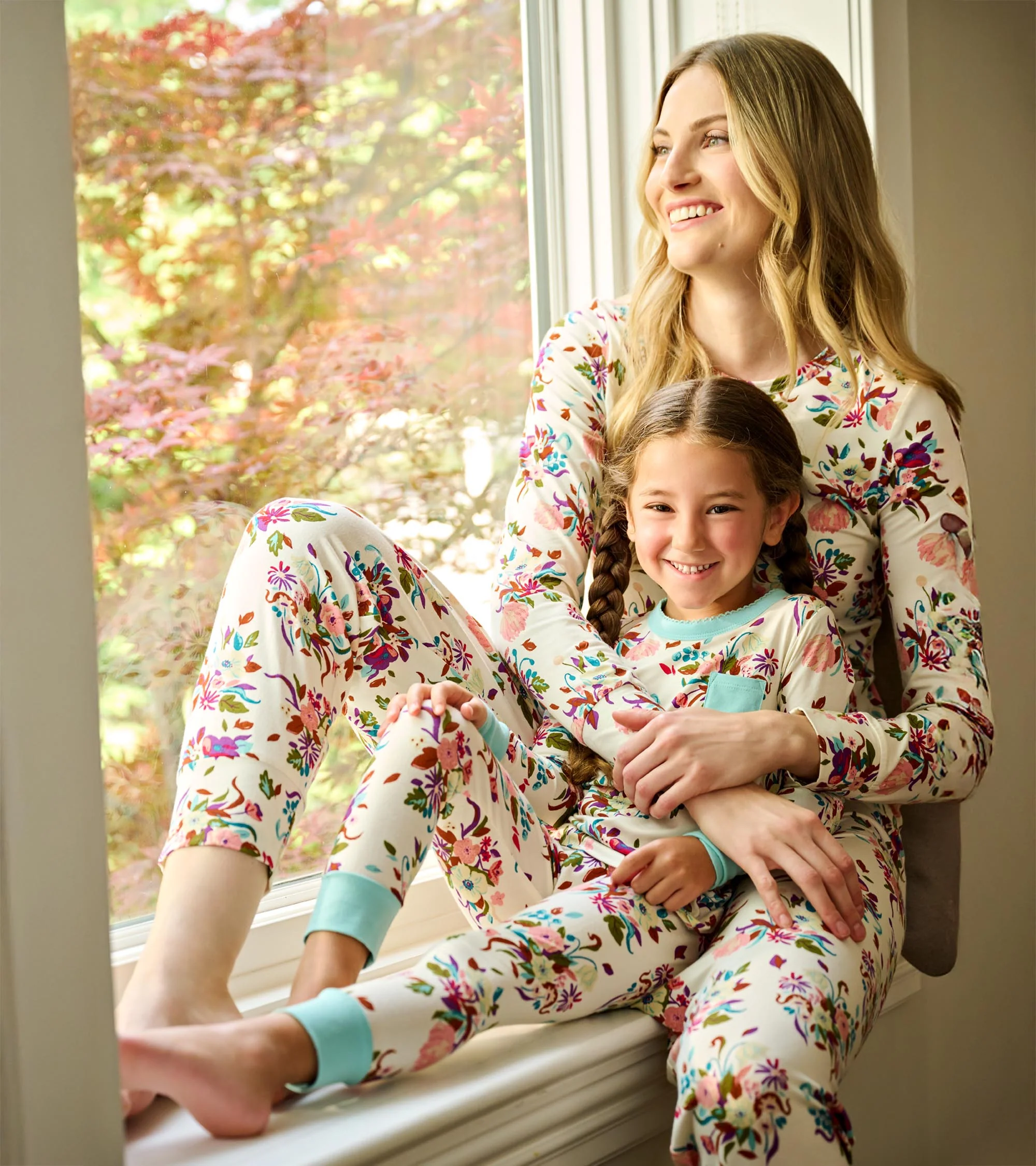 Women's Fall Floral Bamboo Pyjama Set - Image 4